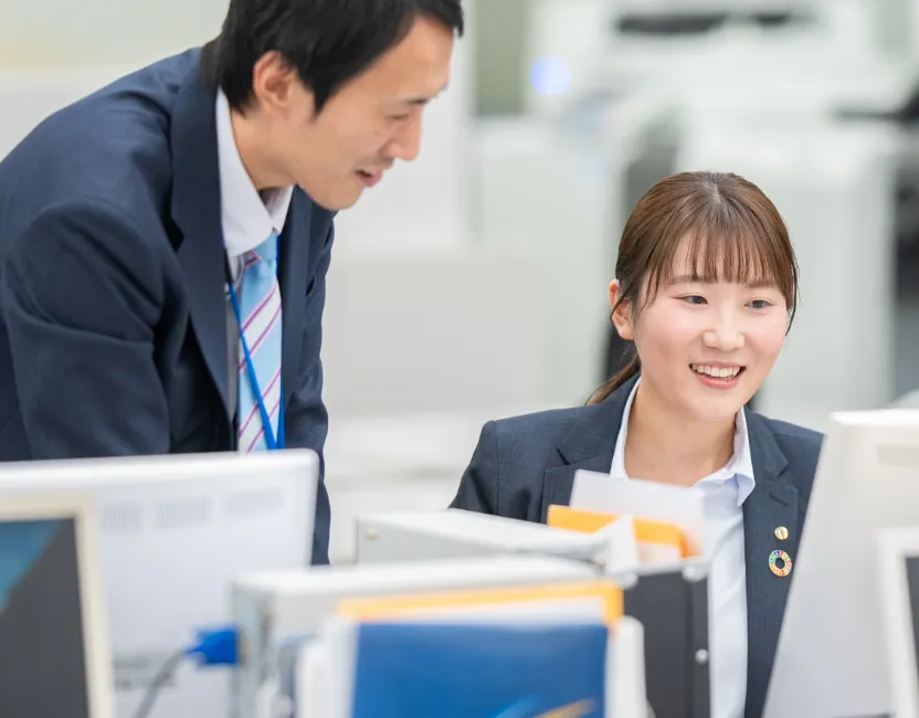 社員とコミュニケーションをするイメージ